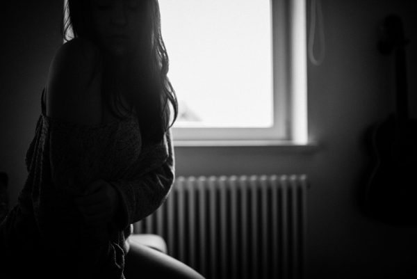 schwarz-weiß Boudoir Foto