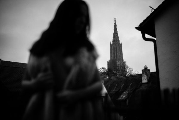 schwarz-weiß Boudoir Foto