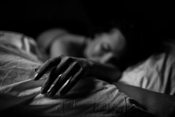 schwarz-weiß Boudoir Foto