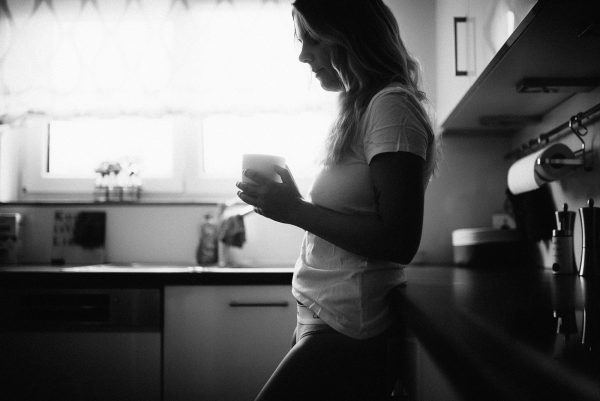 schwarz-weiß Boudoir Foto