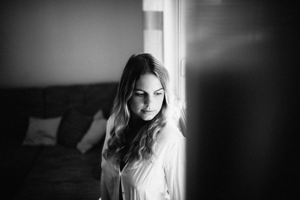 schwarz-weiß Boudoir Foto